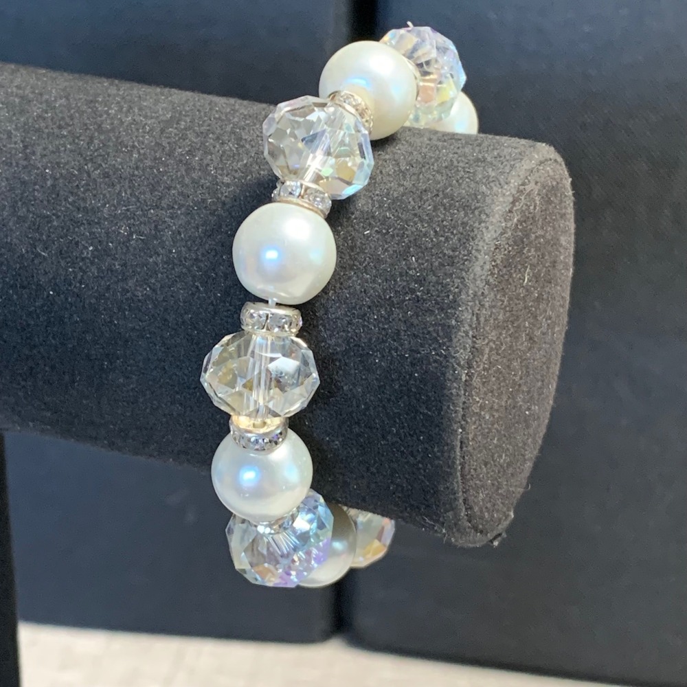 Faux Pearl and Iridescent Faceted Crystal Stretch Bracelet Rhinestone Spacers